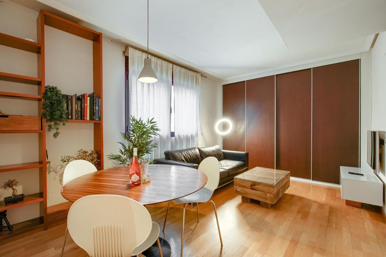 Apartamento En Chamberi Con Piscina - Lovely Apartment In The City Center With Swimming Pool Madri Exterior foto