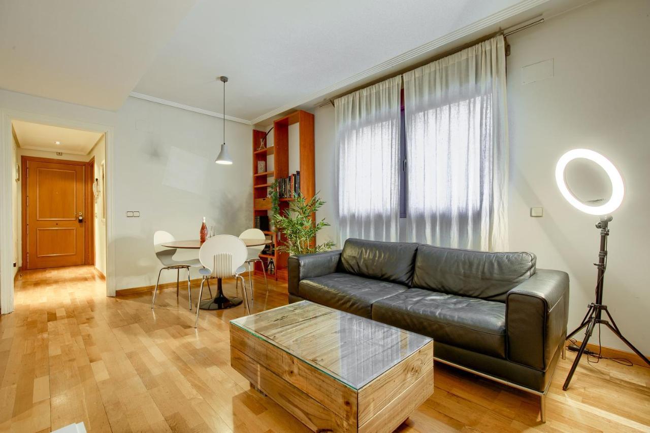 Apartamento En Chamberi Con Piscina - Lovely Apartment In The City Center With Swimming Pool Madri Exterior foto